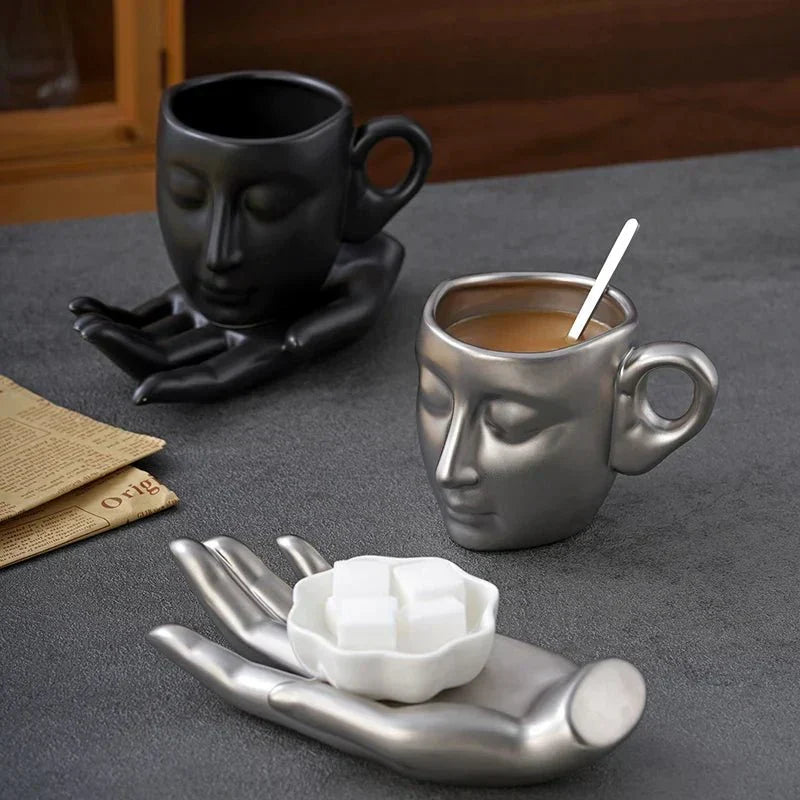 Set tazza da caffè con vassoio e cucchiaino – forma viso minimalista