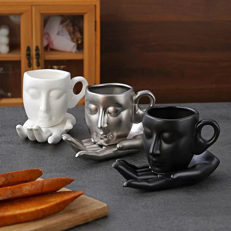 Set tazza da caffè con vassoio e cucchiaino – forma viso minimalista