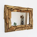 Specchio da parete con cornice in legno di teak riciclato e attacco reversibile 71 × 51 cm
