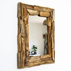 Specchio da parete con cornice in legno di teak riciclato e attacco reversibile 71 × 51 cm