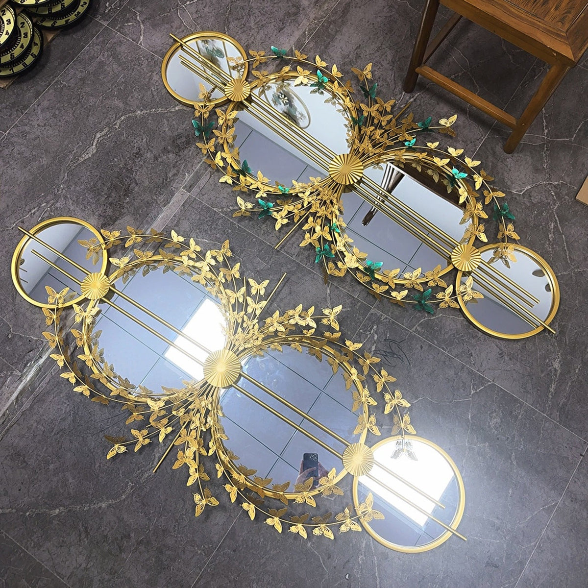 Specchio da parete decorativo con motivo floreale