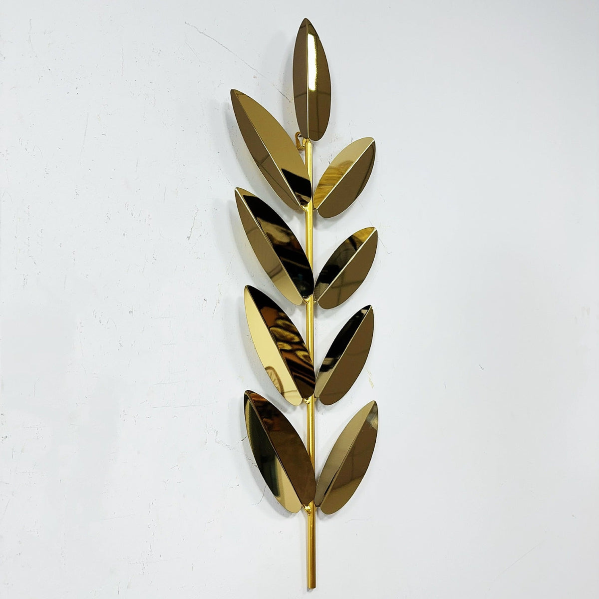 Specchio da parete decorativo con raggi solari