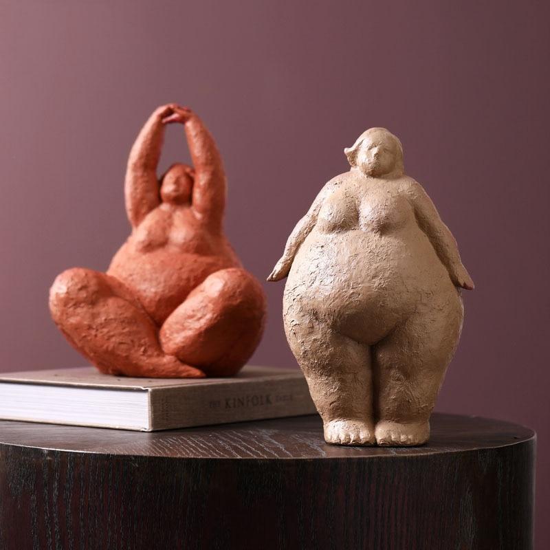 Statuette decorative donna moderna in resina