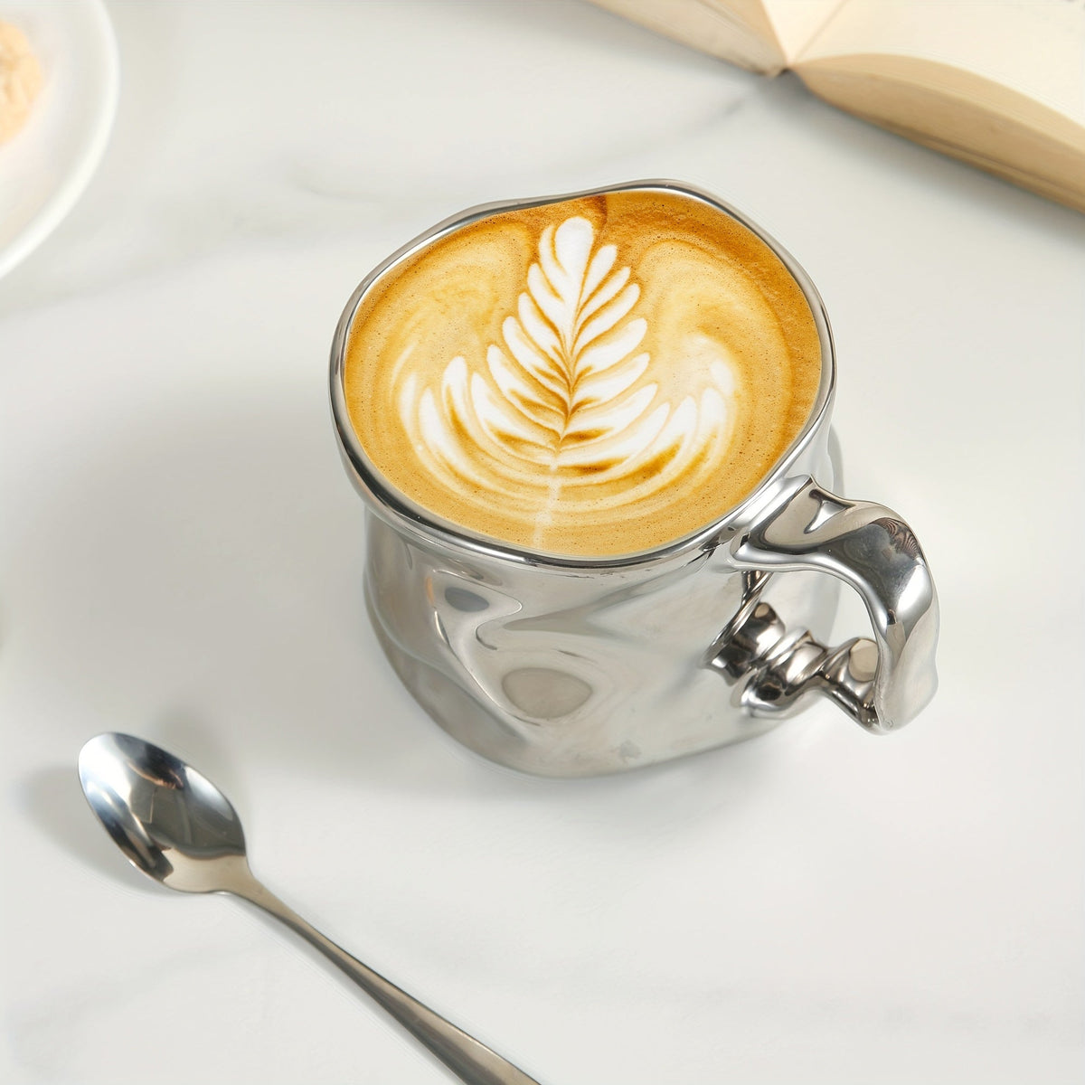 Tazza in ceramica CreArt con design artigianale stropicciato