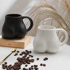 Tazza da caffè con curve femminili