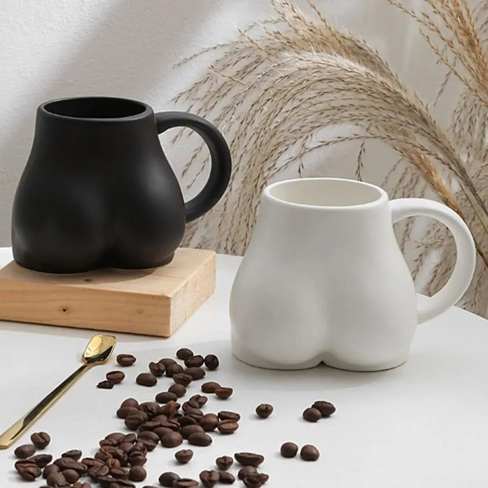 Tazza da caffè con curve femminili