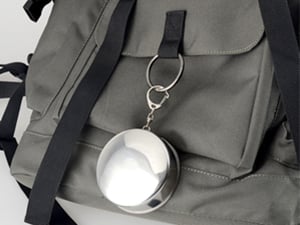 Tazza telescopica pieghevole in acciaio inox con moschettone