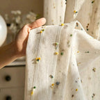 Tenda velata decorativa con ricami floreali