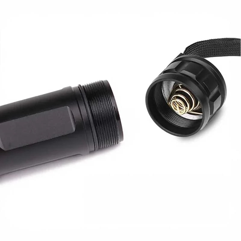Torcia LED ricaricabile USB ultra potente