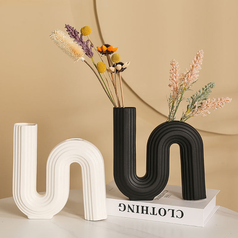 Vaso decorativo a forma di W