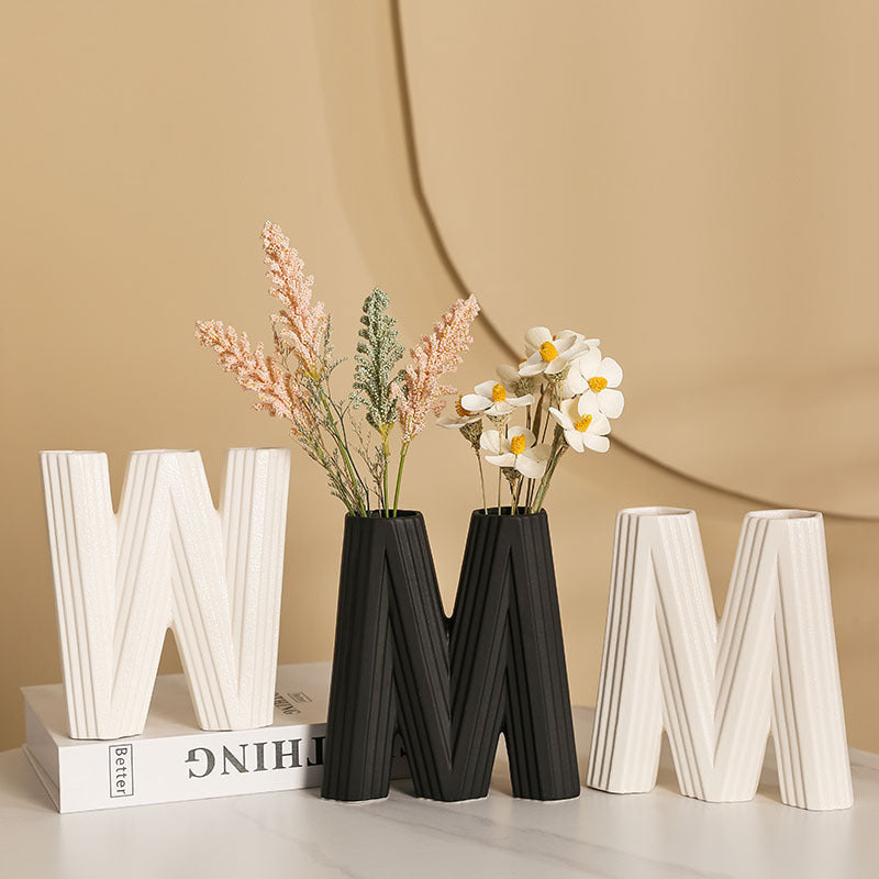 Vaso decorativo a forma di W