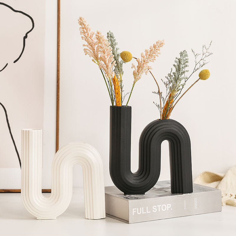 Vaso decorativo a forma di W