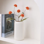Vaso decorativo in ceramica con texture a coste