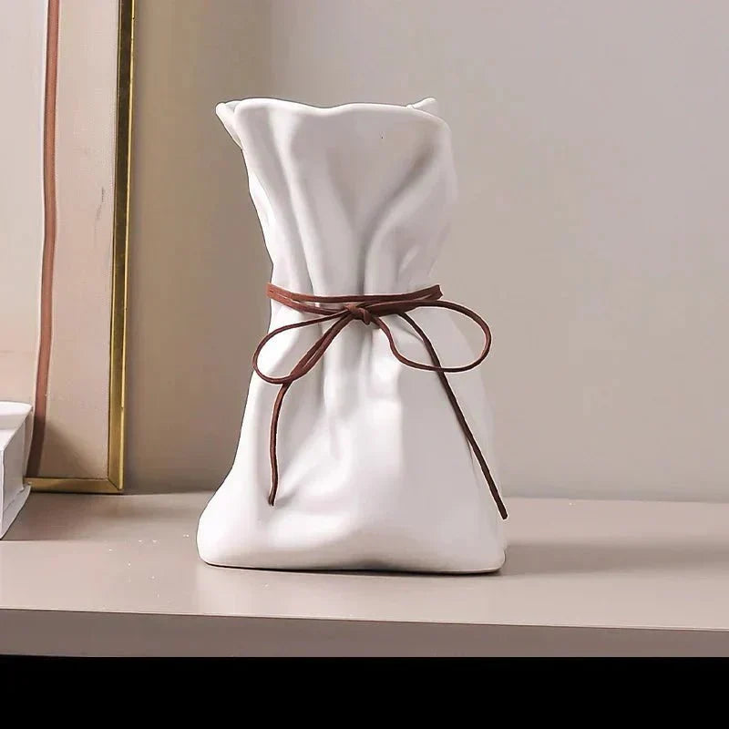 Vaso elegante in ceramica – Linea raffinata – Decorazione moderna per fiori