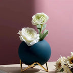 Vaso in ceramica con supporto in metallo – colori vivaci