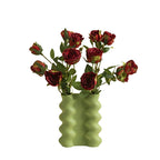 Vaso in ceramica elegante per composizioni floreali