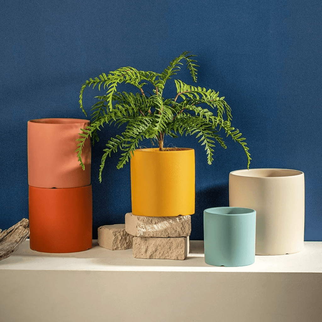 Vaso per piante in ceramica smaltata opaca con foro di drenaggio e sottovaso