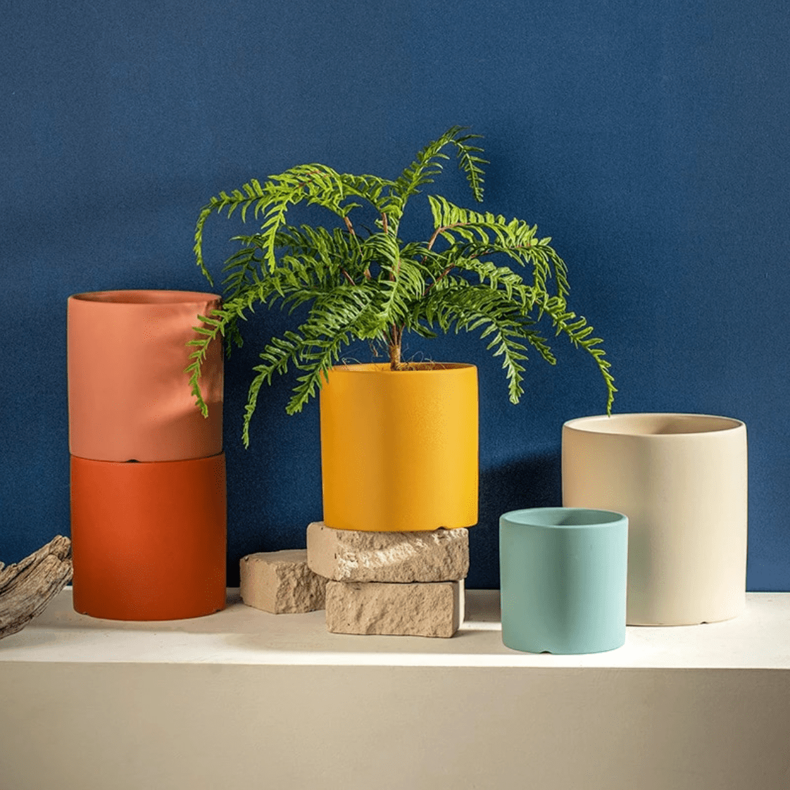 Vaso per piante in ceramica smaltata opaca con foro di drenaggio e sottovaso