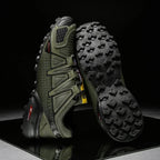 SpeedCross IV colore verde su sfondo outdoor naturale