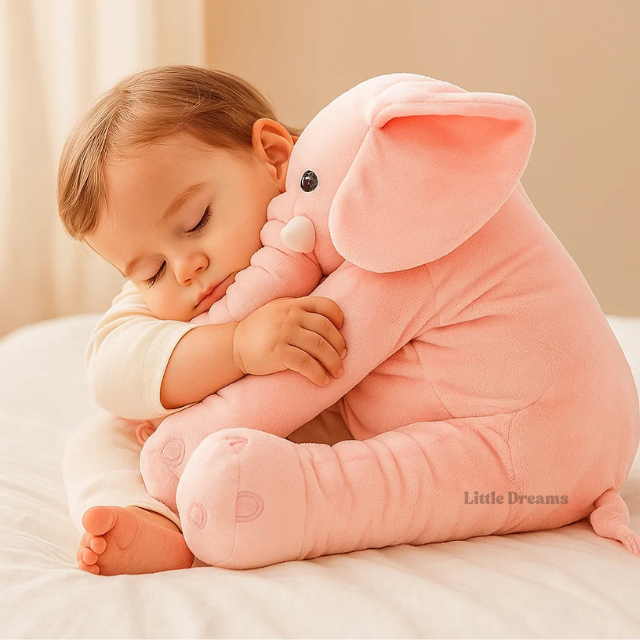 Dettaglio delle cuciture rinforzate del cuscino elefante peluche