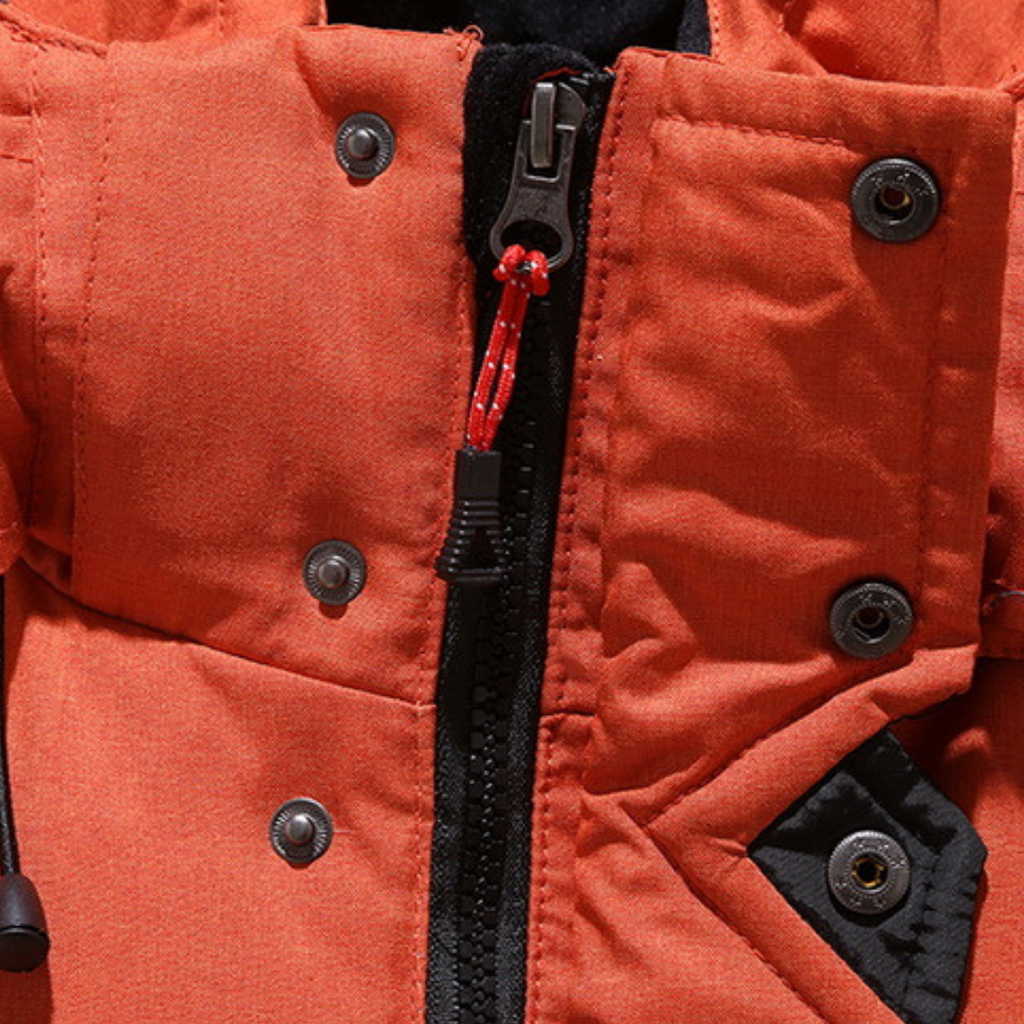Vista completa della parka invernale Nordfall su modello