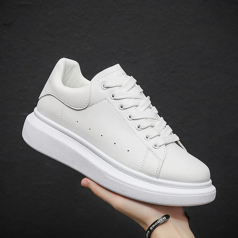 Sneakers Andres con suola spessa e design moderno, dettaglio laterale