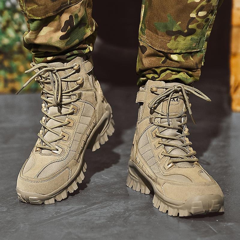 Dettaglio tomaia in camoscio impermeabile degli stivali militari FALIVELLI