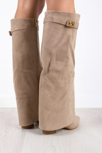 Stivali alti FALIVELLI da donna in camoscio beige con dettaglio del tacco a blocco da 8,5 cm