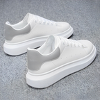 Sneakers Andres a plateau alto, vista dall'alto con dettagli del design