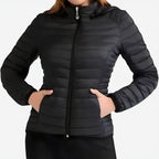 Piumino da donna FALIVELLI disponibile in nero, bordeaux e beige per uno stile moderno