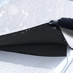 Applicazione rapida della copertura FrostShield™ sul parabrezza con magneti integrati