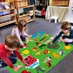 Caratteristiche e contenuto del pannello in feltro Montessori StoryFelt Fattoria 105x75cm