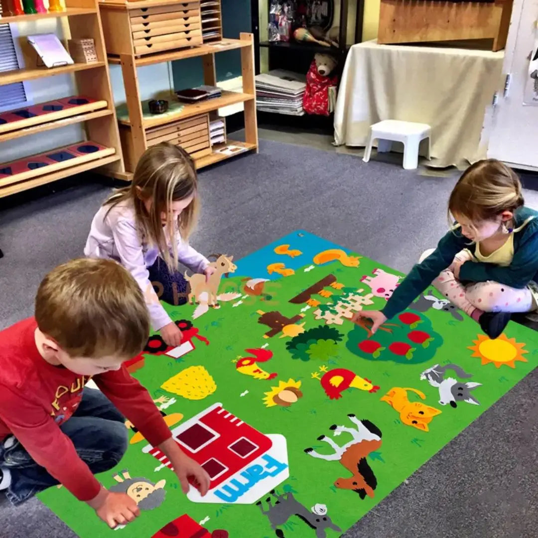 Caratteristiche e contenuto del pannello in feltro Montessori StoryFelt Fattoria 105x75cm