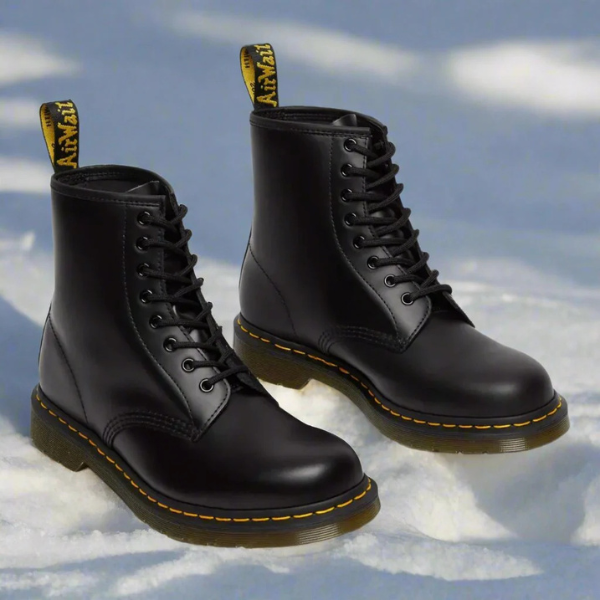 Stivali Martens indossati, abbinamento con outfit casual