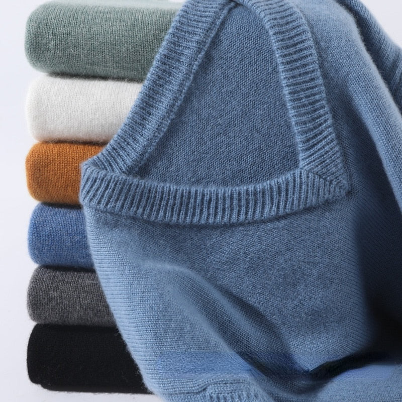 Maglione in cashmere nero da uomo, perfetto per look formali ed eleganti